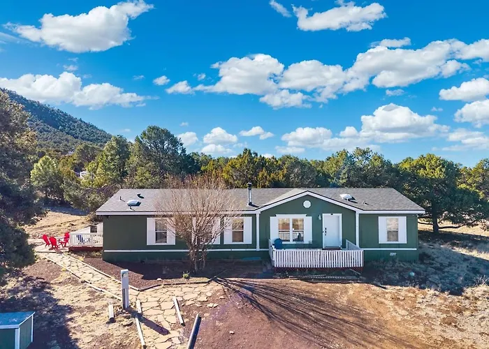 2-acre Escape Near & Grand Canyon Holiday home