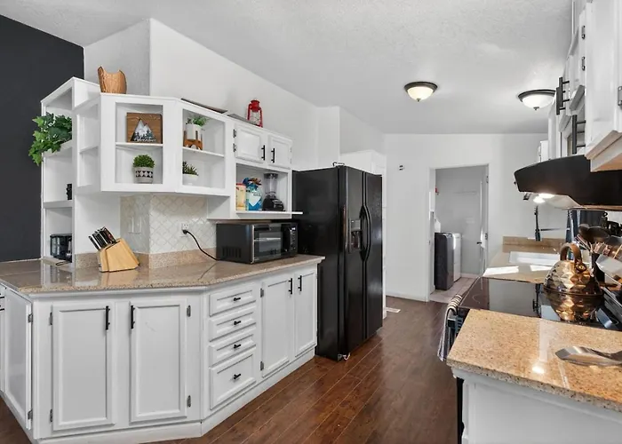 2-acre Escape Near & Grand Canyon Holiday home *