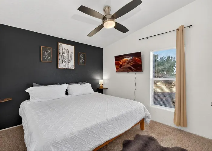 2-acre Escape Near & Grand Canyon Holiday home Williams