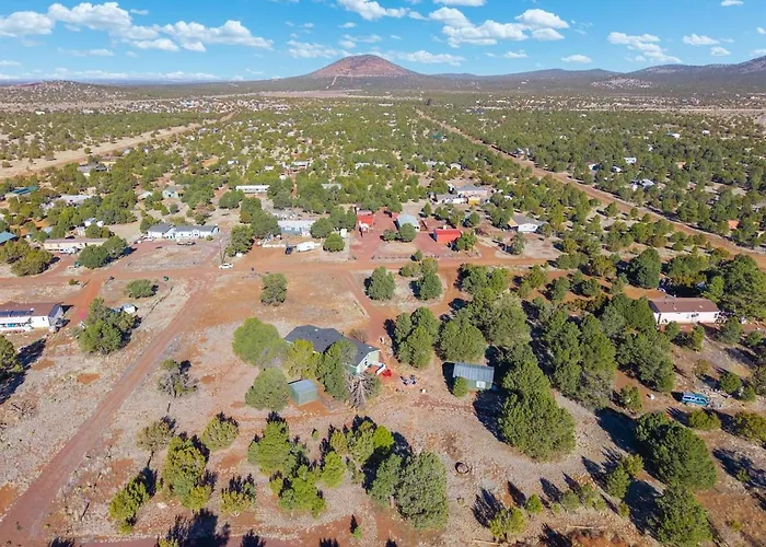 2-acre Escape Near & Grand Canyon Holiday home