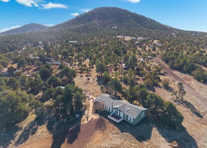 2-acre Escape Near & Grand Canyon * Williams