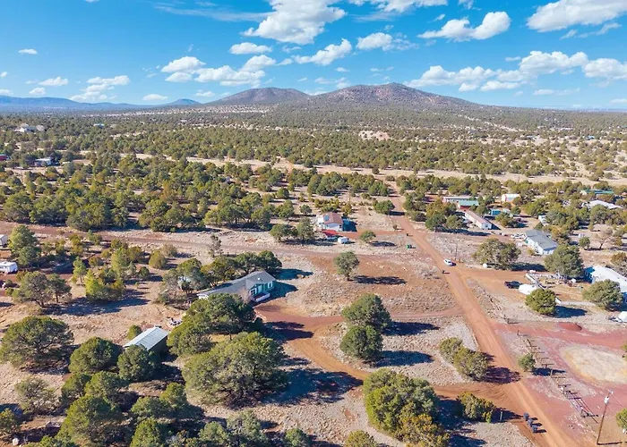 2-acre Escape Near & Grand Canyon Holiday home *